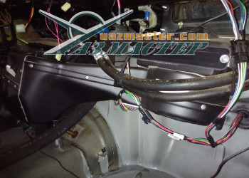 Под корпус печки с кондеем влезет только виброизол. при обратной установке просто нет места.