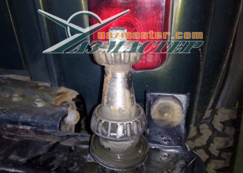 Подшипники крепления калитки запасного колеса , давно не видели смазки