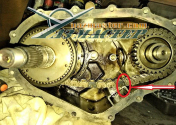 Растянутая цепь и место контакта с картером РК НО УАЗ ПАТРИОТ 