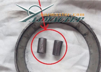 Ролики опорного подшипника дифференциала выпали из обоймы и на них видны раковины.