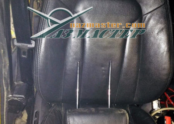 Кожанные сиденья от AUDI Q7, обладают многочисленными регулировками и отлично вписываются в салон УАЗ ХАНТЕР. Поездка даже на длительные расстояния не будет утомительна для всех пассажиров.